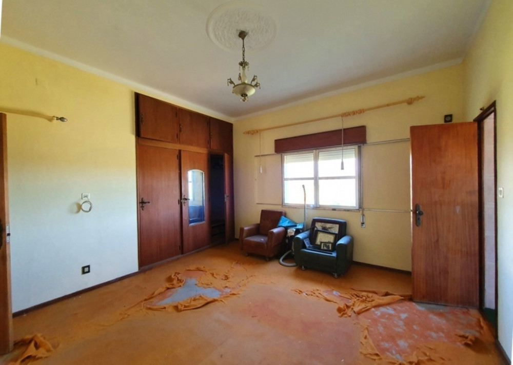 9 Bedroom Commercial Property Image 21