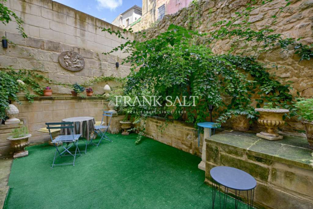 Sliema, Furnished Town House
