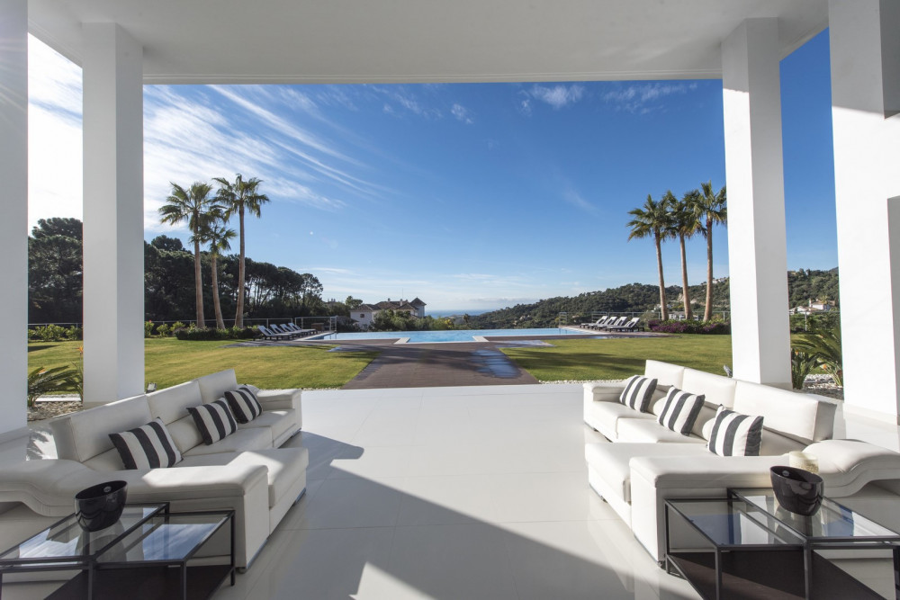 Spectacular designer 8 bedroom La Zagaleta villa with sea views Image 8