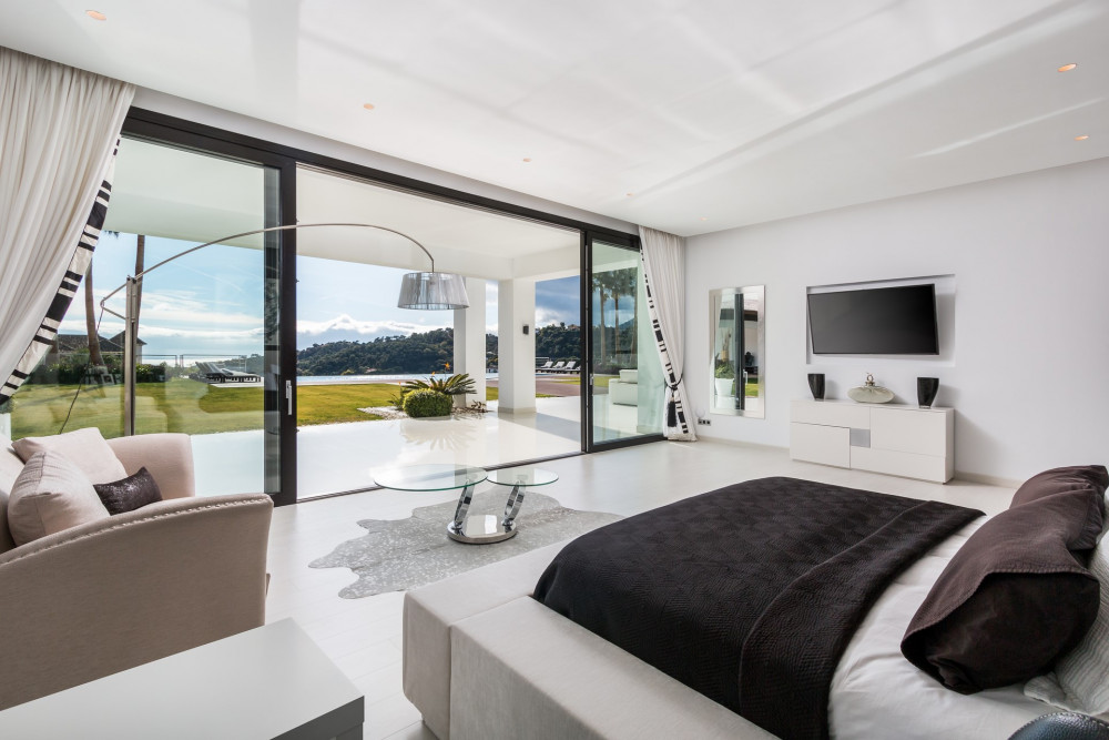 Spectacular designer 8 bedroom La Zagaleta villa with sea views Image 18