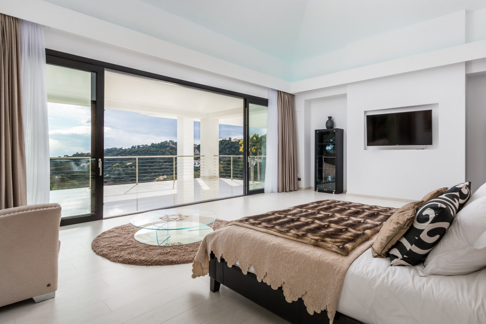 Spectacular designer 8 bedroom La Zagaleta villa with sea views Image 21