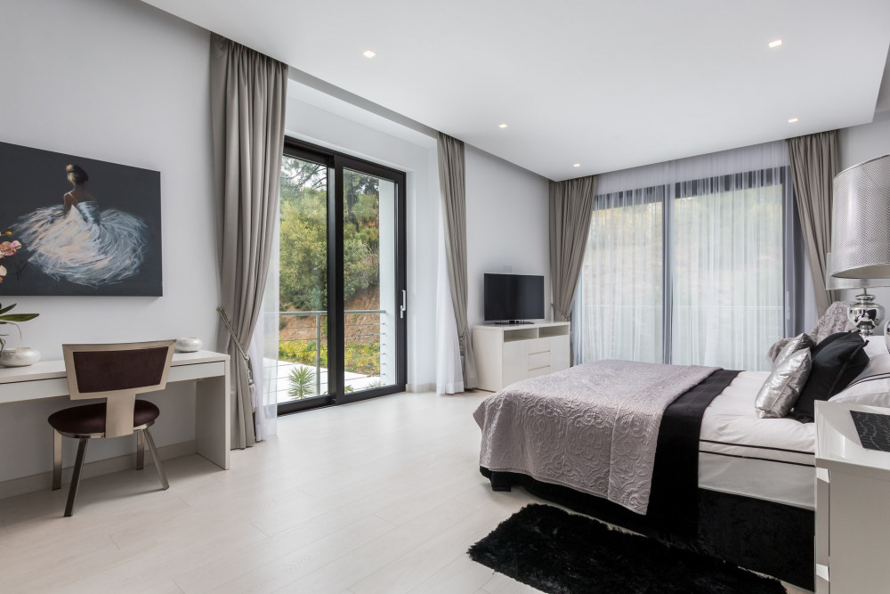 Spectacular designer 8 bedroom La Zagaleta villa with sea views Image 23