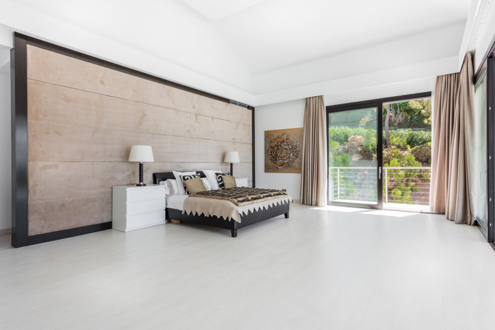 Spectacular designer 8 bedroom La Zagaleta villa with sea views Image 39
