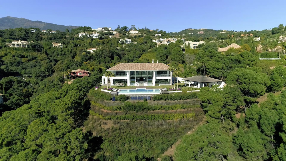 Spectacular designer 8 bedroom La Zagaleta villa with sea views Image 52