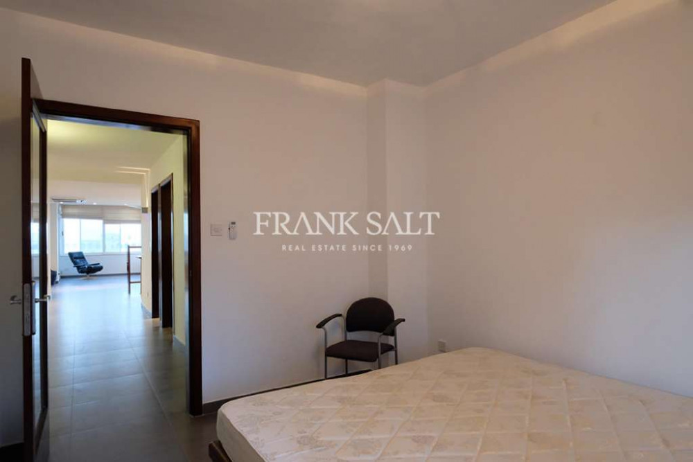 Paceville, Furnished Apartment Image 8