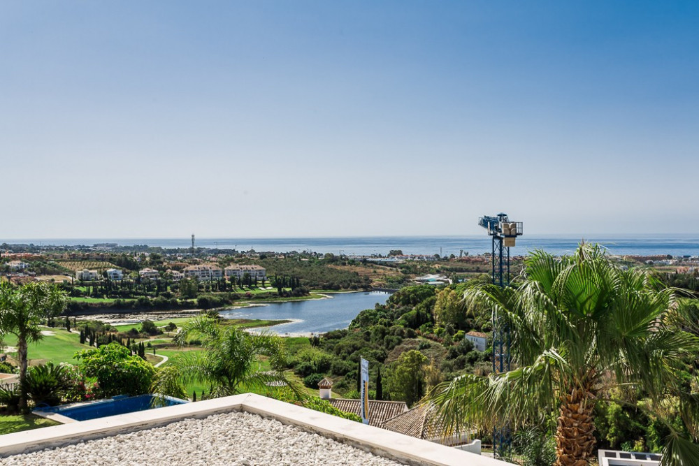 Exceptional contemporary luxury villa located in Flamingos Golf boasting stun... Image 18