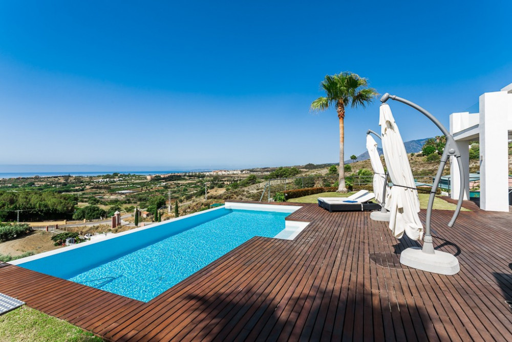 Exceptional contemporary luxury villa located in Flamingos Golf boasting stun... Image 22