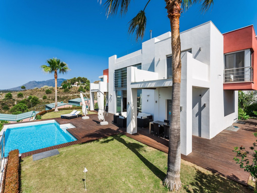 Exceptional contemporary luxury villa located in Flamingos Golf boasting stun... Image 30