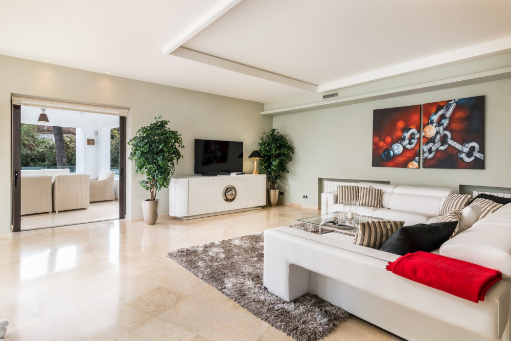 Exclusive contemporary villa situated in the heart of the popular Las Brisas... Image 21
