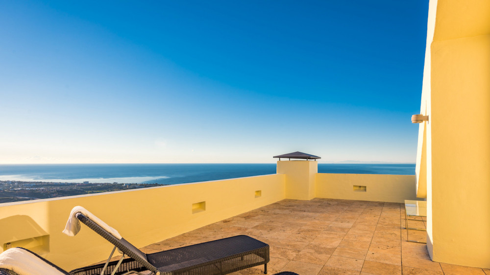 Introducing this stunning duplex penthouse in Los Monteros, with endless pano... Image 3