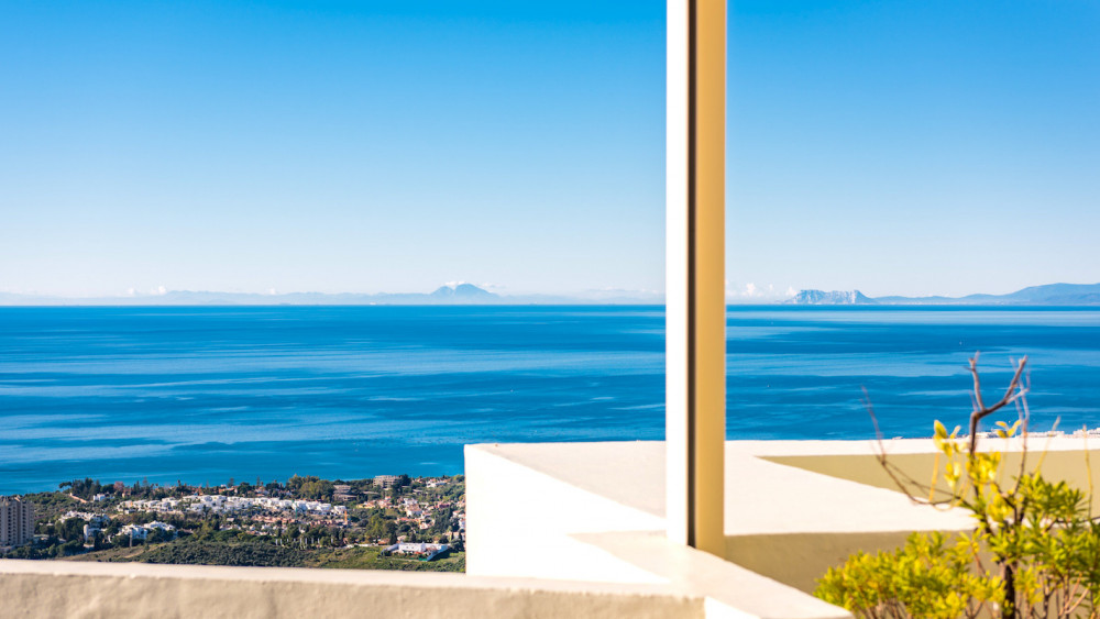 Introducing this stunning duplex penthouse in Los Monteros, with endless pano... Image 20