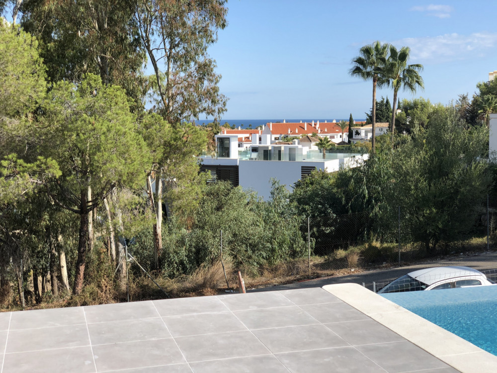 Located in Nueva Andalucia's most affluent area - Las Brisas. Fantastic views... Image 18