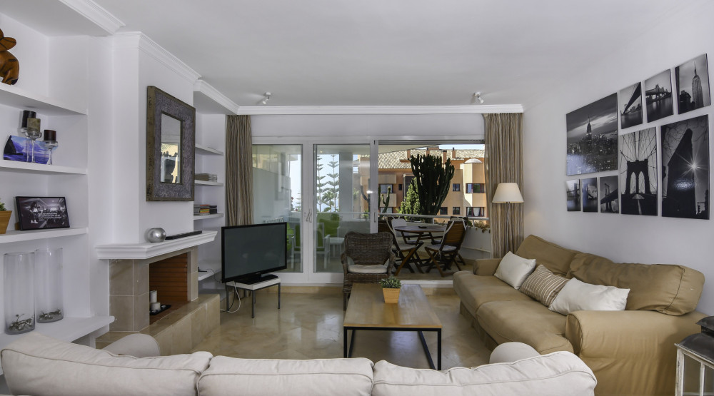 Front line beach duplex penthouse - must see! Image 13