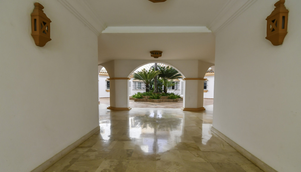 Front line beach duplex penthouse - must see! Image 41
