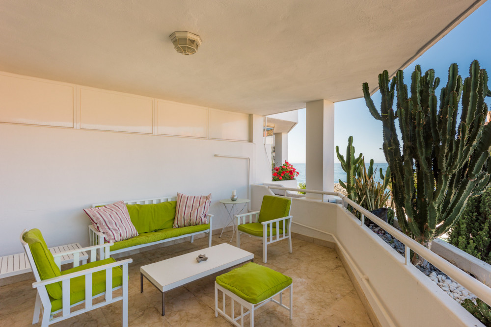 Front line beach duplex penthouse - must see! Image 49