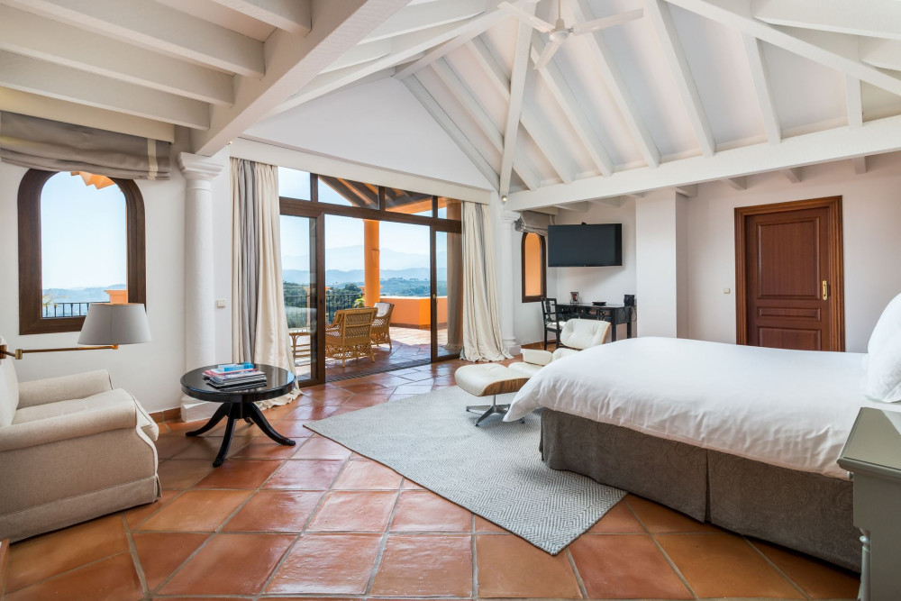 Beautiful Marbella Club Golf Resort west facing 5 bedroom villa located on an... Image 20