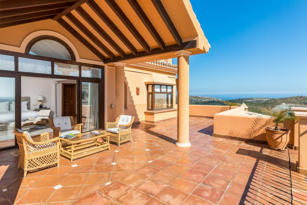 Beautiful Marbella Club Golf Resort west facing 5 bedroom villa located on an... Image 28