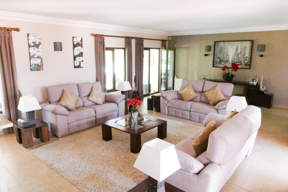 Stunning Andalusian style Villa, just minutes away from beach and 5 minute dr... Image 15