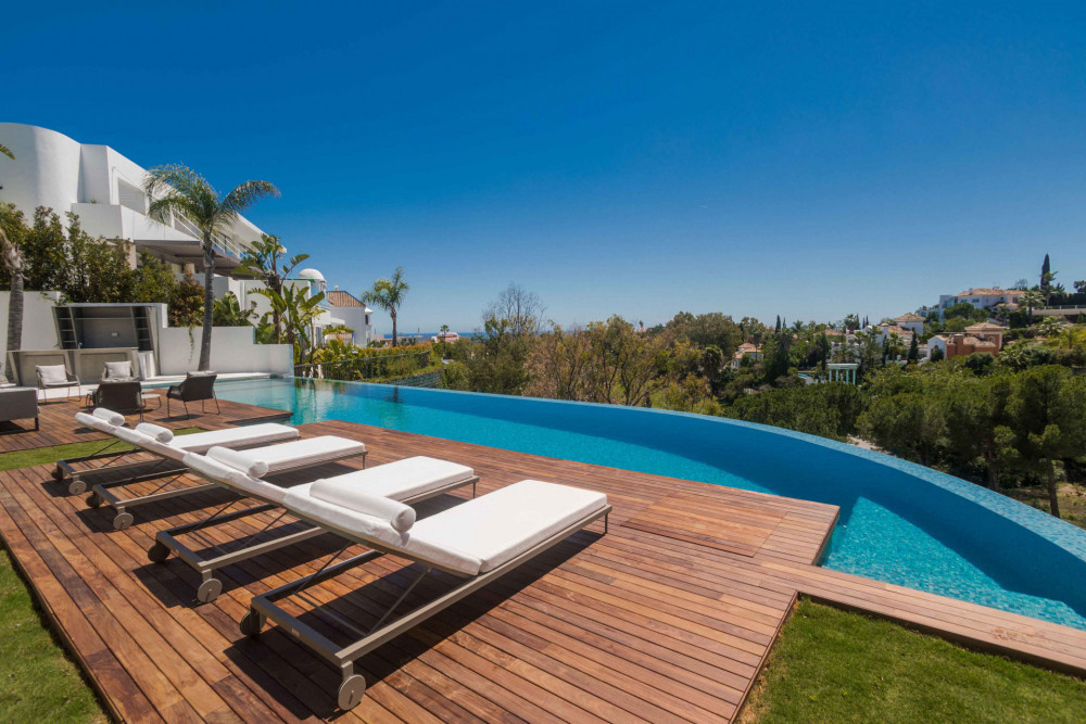 Brand new villa with the best panoramic sea and golf views Image 9
