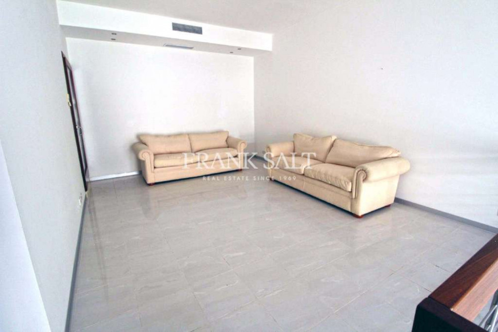 Fort Chambray, Furnished Duplex Apartment Image 7