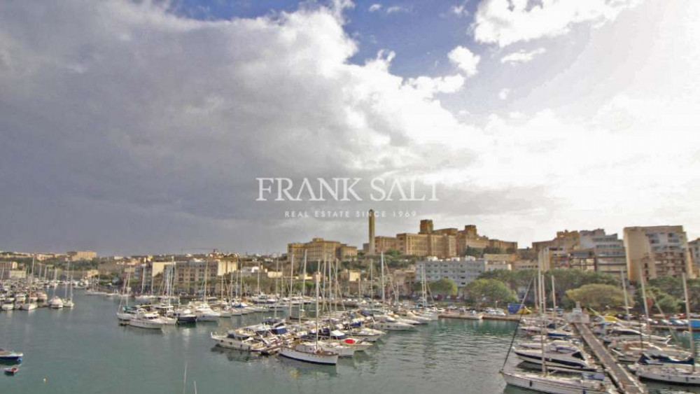 Msida, Furnished Seafront Apartment Image 2