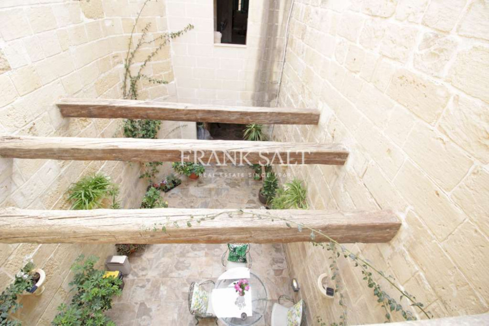 Tarxien, Converted House of Character Image 3