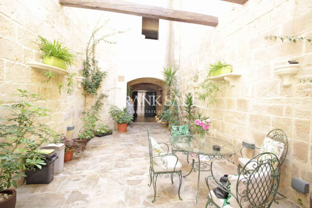 Tarxien, Converted House of Character Image 4