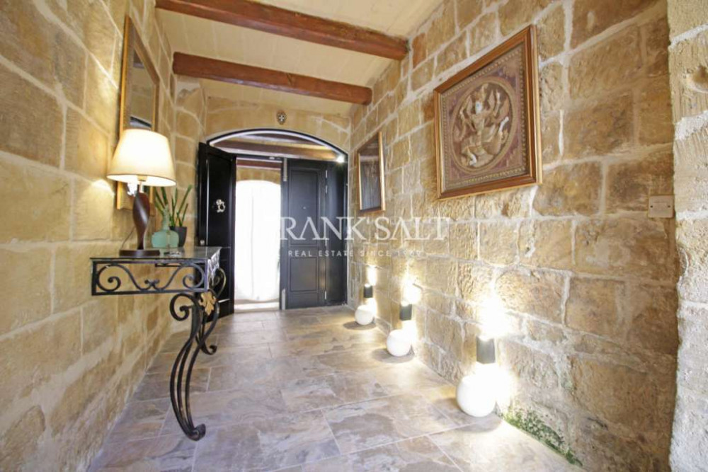 Tarxien, Converted House of Character Image 9