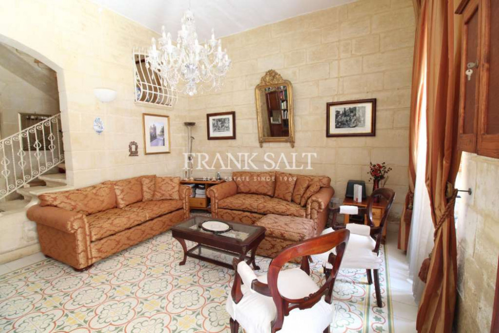 Lija, Converted Town House Image 4