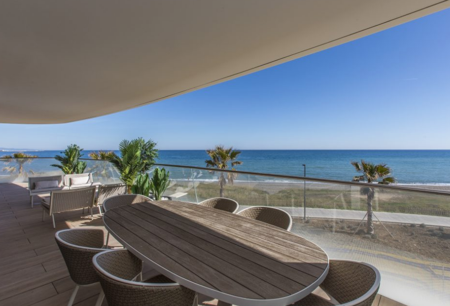 Beachfront Penthouse In Estepona Image 7