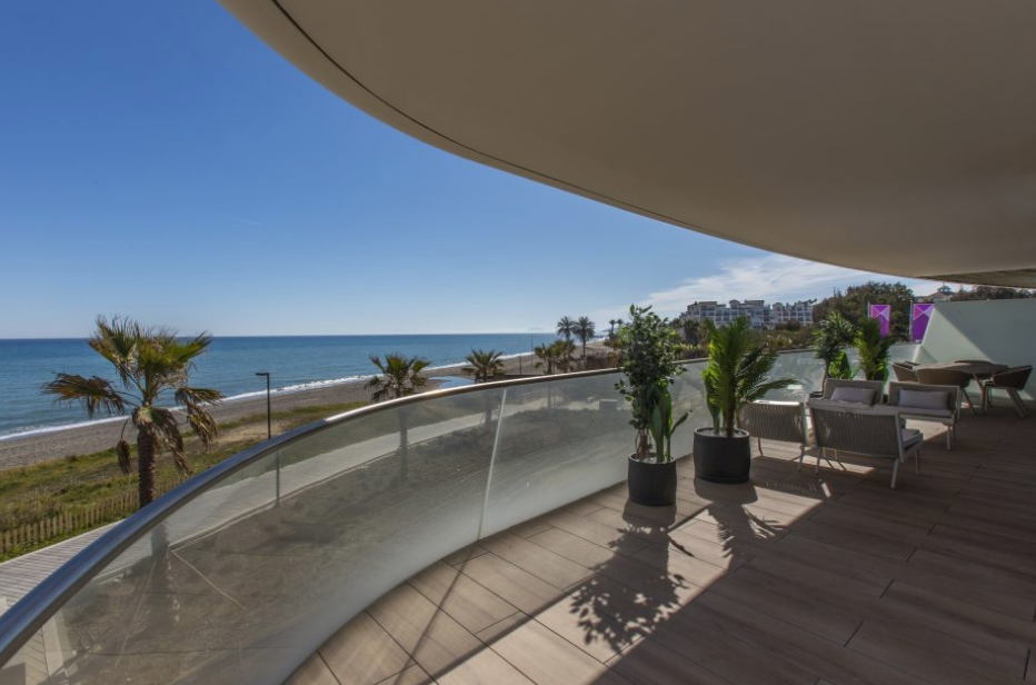 Brand New Beach Front Villa In Estepona ready to move in Image 18