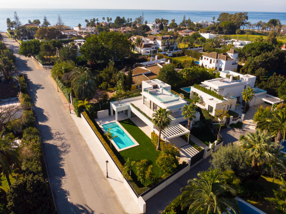 New built villa for sale in Guadalmina Baja Image 22
