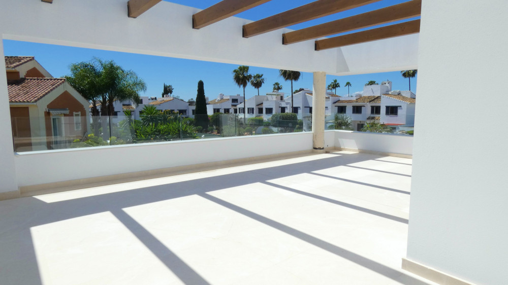 Luxury modern villas in San Pedro beach side Image 10