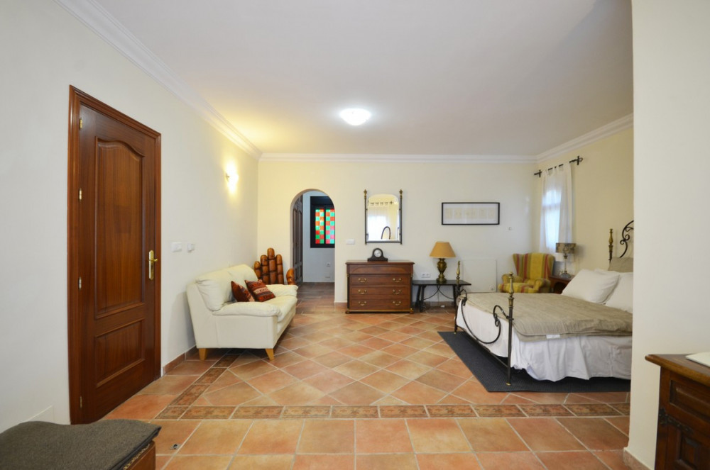 Investment Opportunity in Casablanca, Marbella Image 12