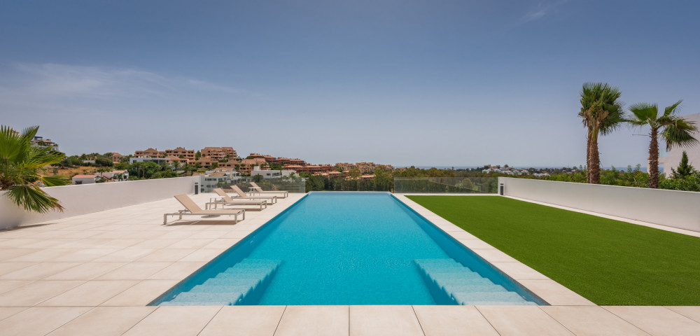 Incredible contemporary luxury villa in La Alquería, Benahavis Image 19