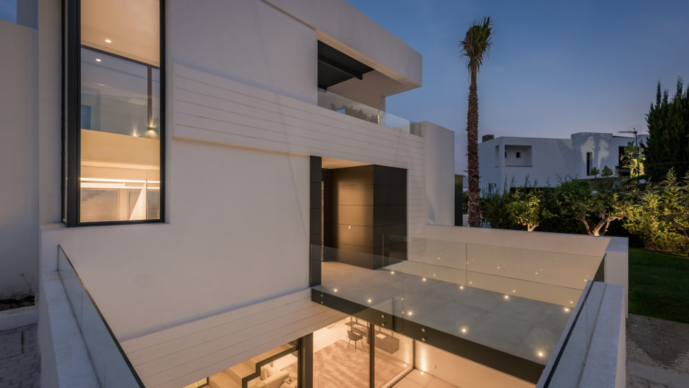 Incredible contemporary luxury villa in La Alquería, Benahavis Image 30