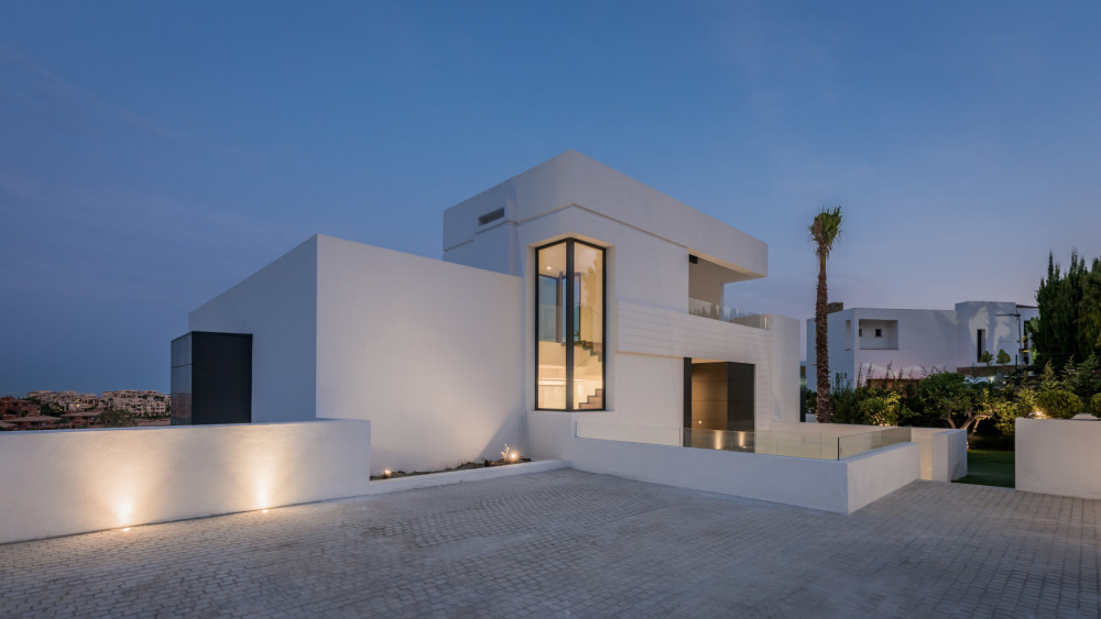 Incredible contemporary luxury villa in La Alquería, Benahavis Image 31