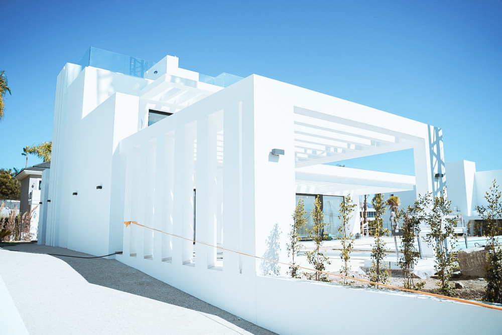 Luxury villa in the peaceful and exclusive urbanisation of Los Flamingos Image 3