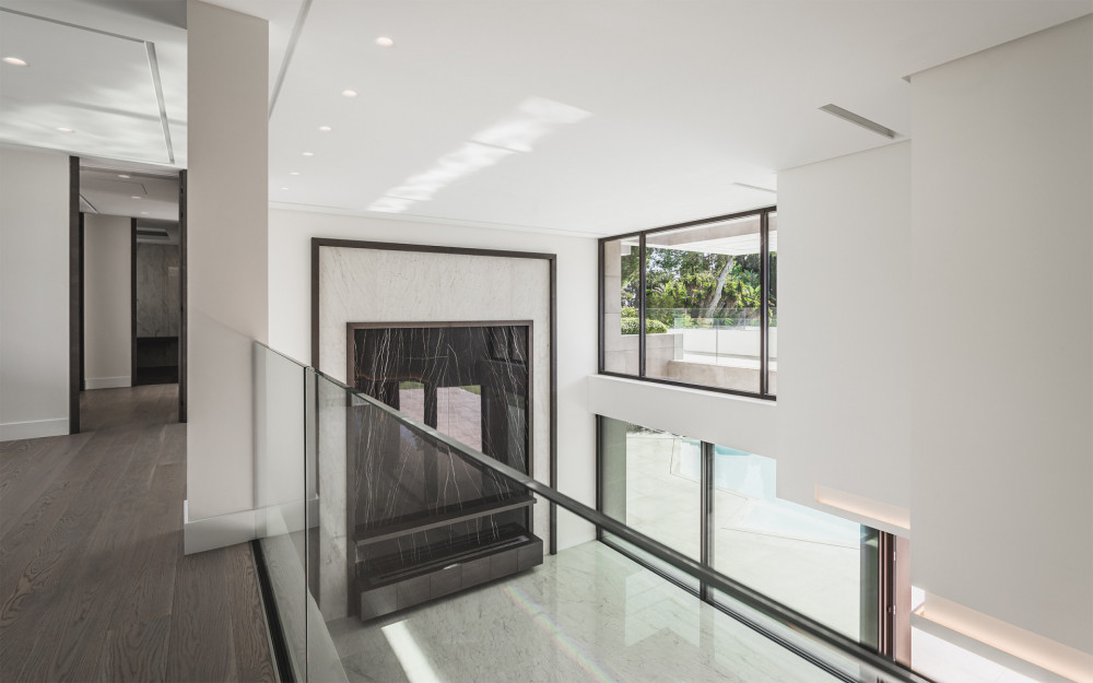 Amazing modern villa with walking distance to the beach. Image 19