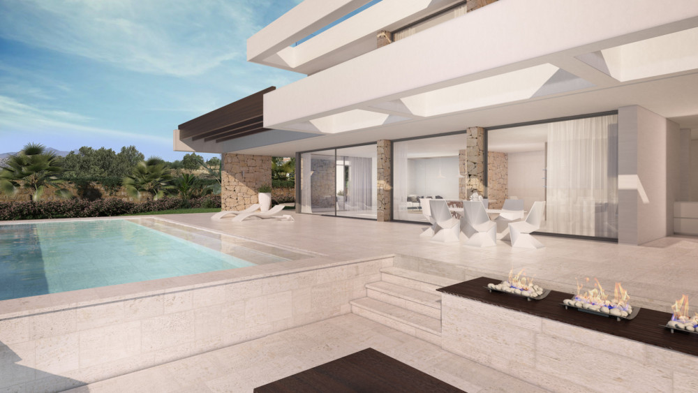 Amazing villa in East Marbella with sea and golf views. Image 2