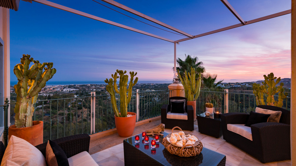 Beautiful Penthouse With Panoramic views in Benahavis Image 40