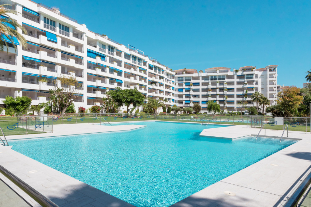 Superbly located 3 bed apartment Puerto Banus Image 19