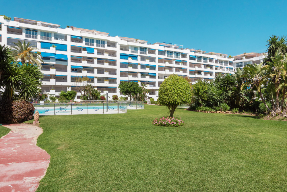 Superbly located 3 bed apartment Puerto Banus Image 20