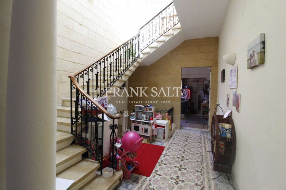 Sliema, Furnished Town House Image 1