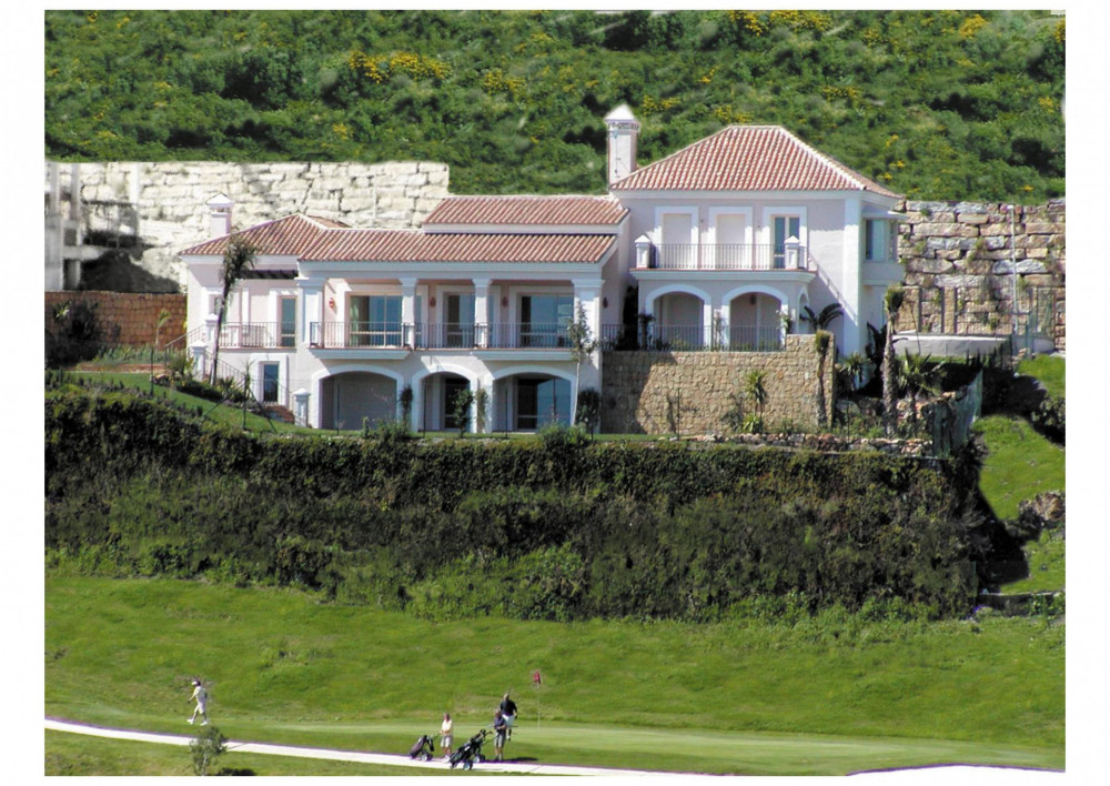 Magnificent villa for sale in La Alqueria, Benahavis, Costa del Sol