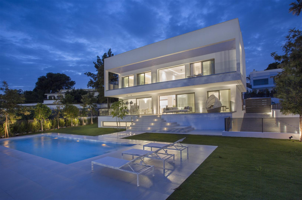Luxury brand new villa for sale at Guadalmina Baja, San Pedro Alcantara, Cost...