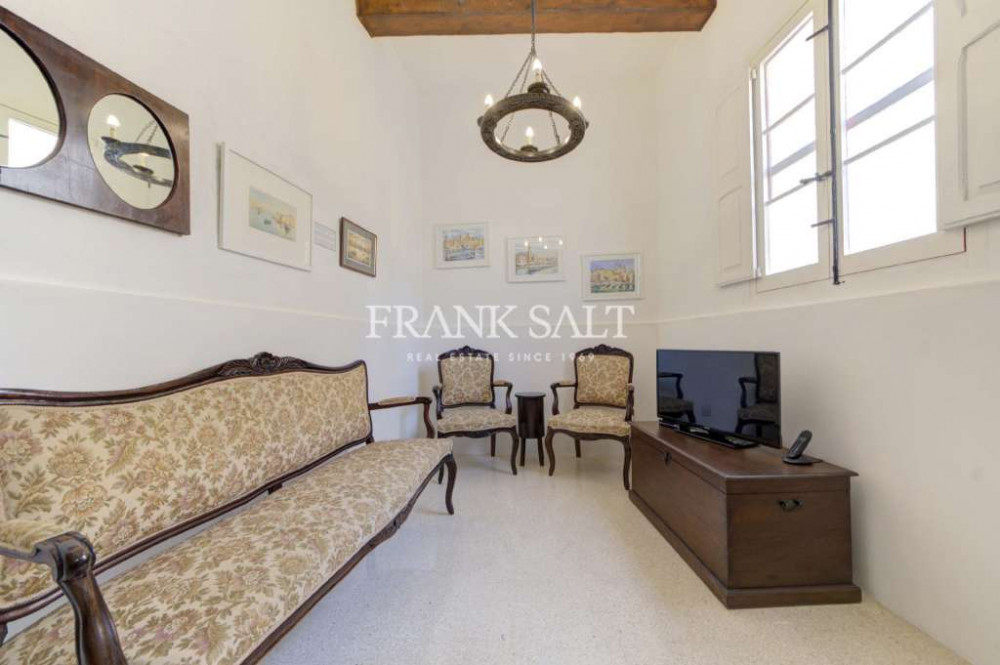 Cospicua, Furnished Town House