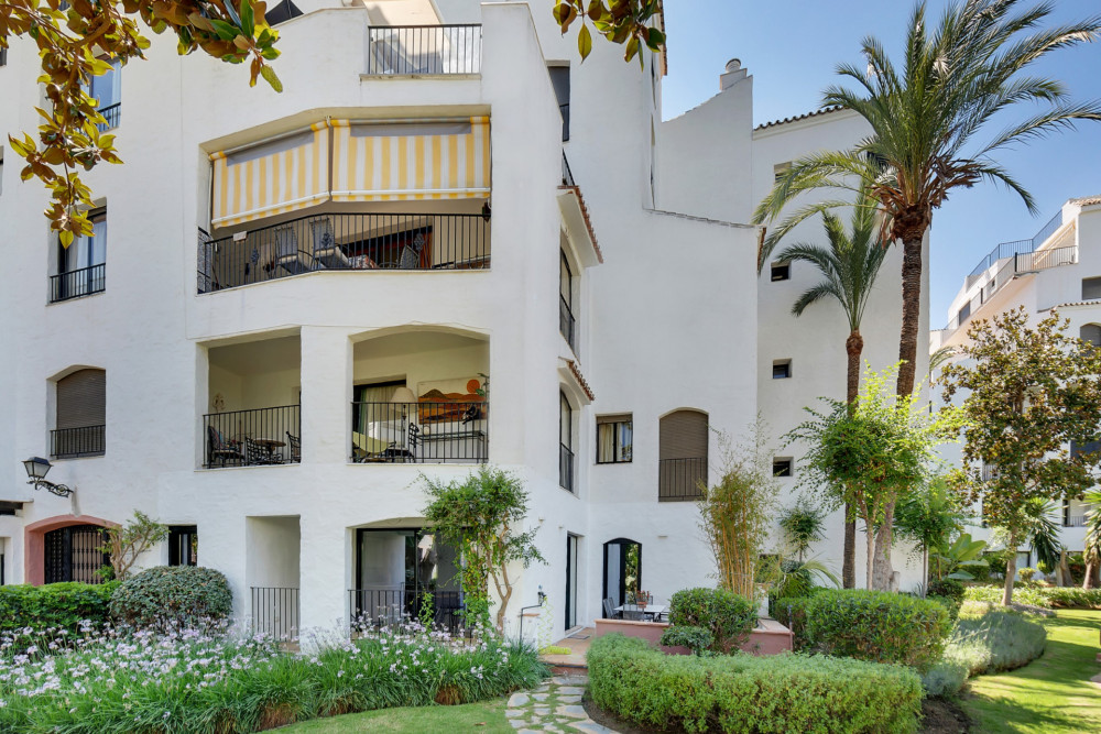 Beautifully renovated and refurbished ground floor apartment, Jardines del Pu... Image 13