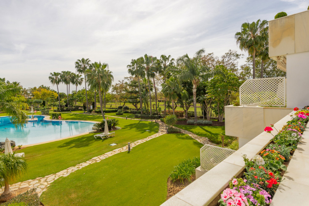 LUXURY APARTMENT FOR SALE IN THE GOLF VALLEY, NUEVA ANDALUCIA, MARBELLA Image 8