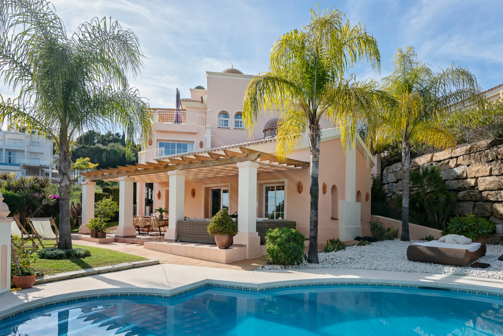 Villa for sale in Elviria, Marbella